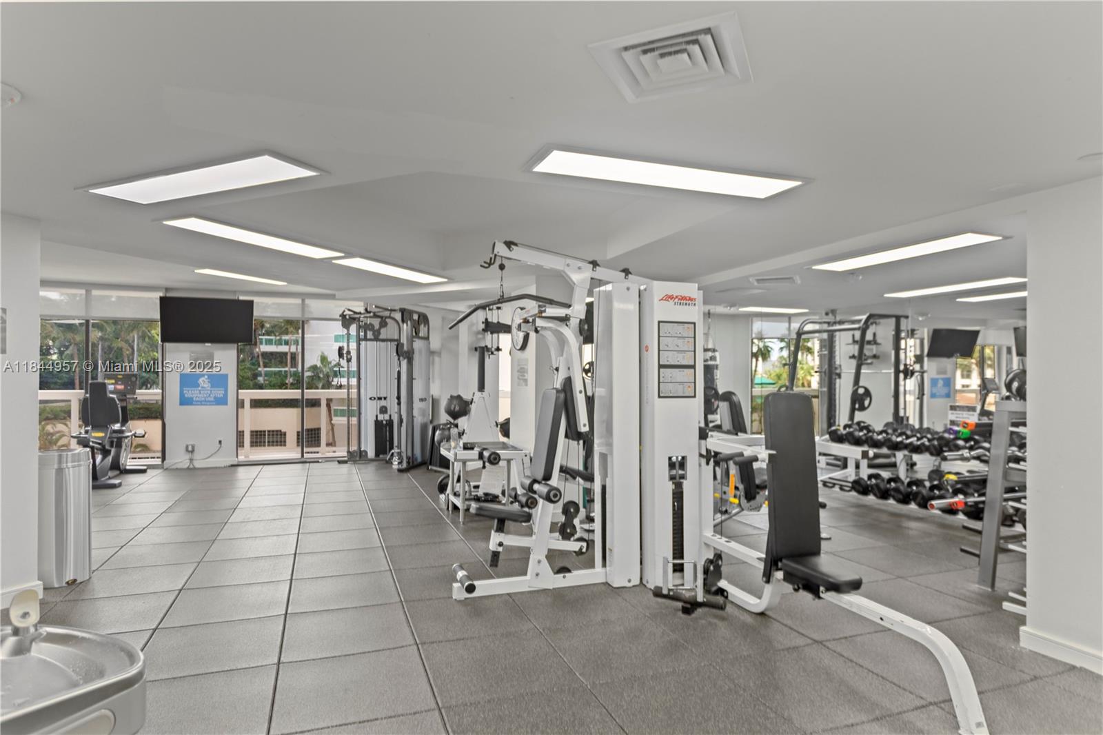 THE LANDMARK CONDO - Residential