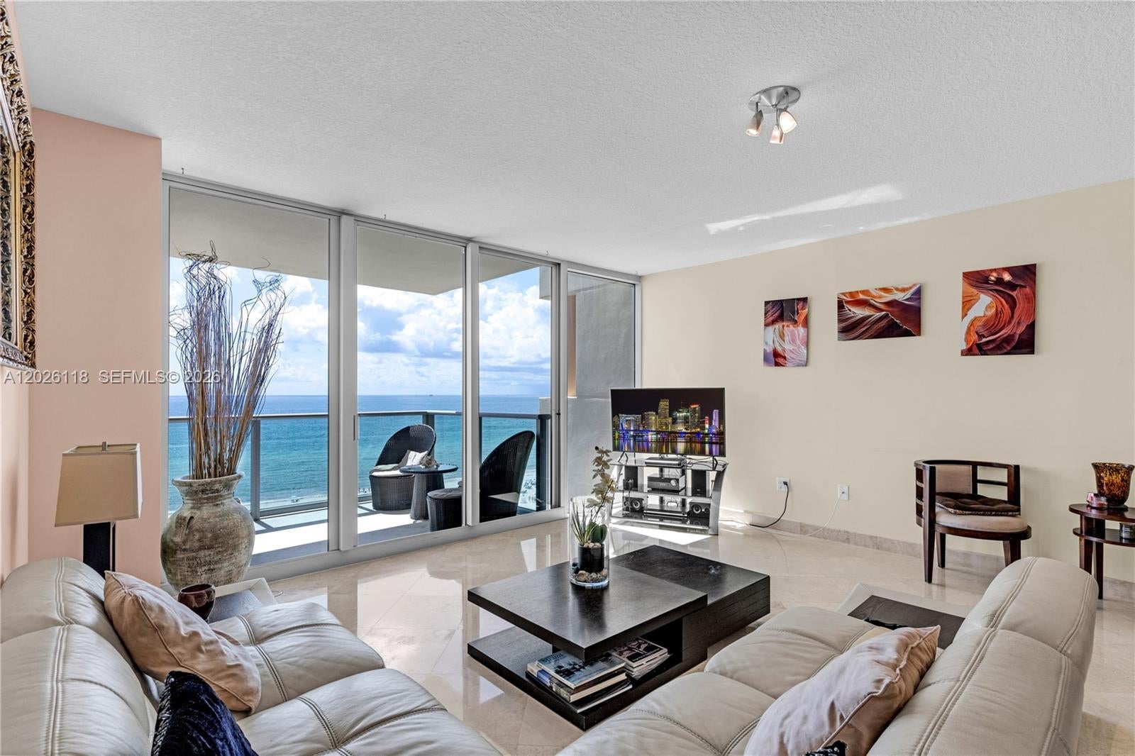 1455 Ocean Dr 1106