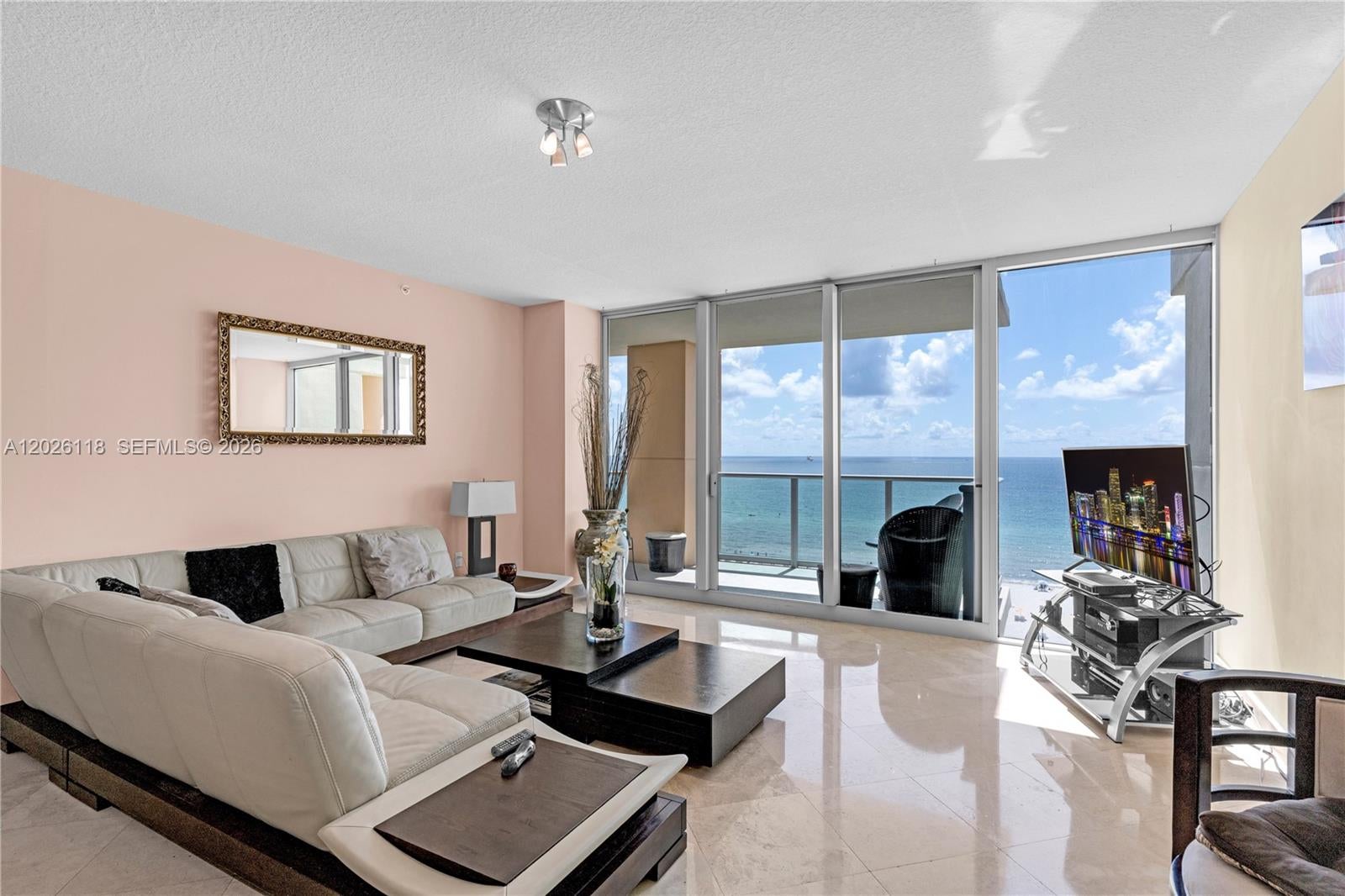 1455 Ocean Dr 1106