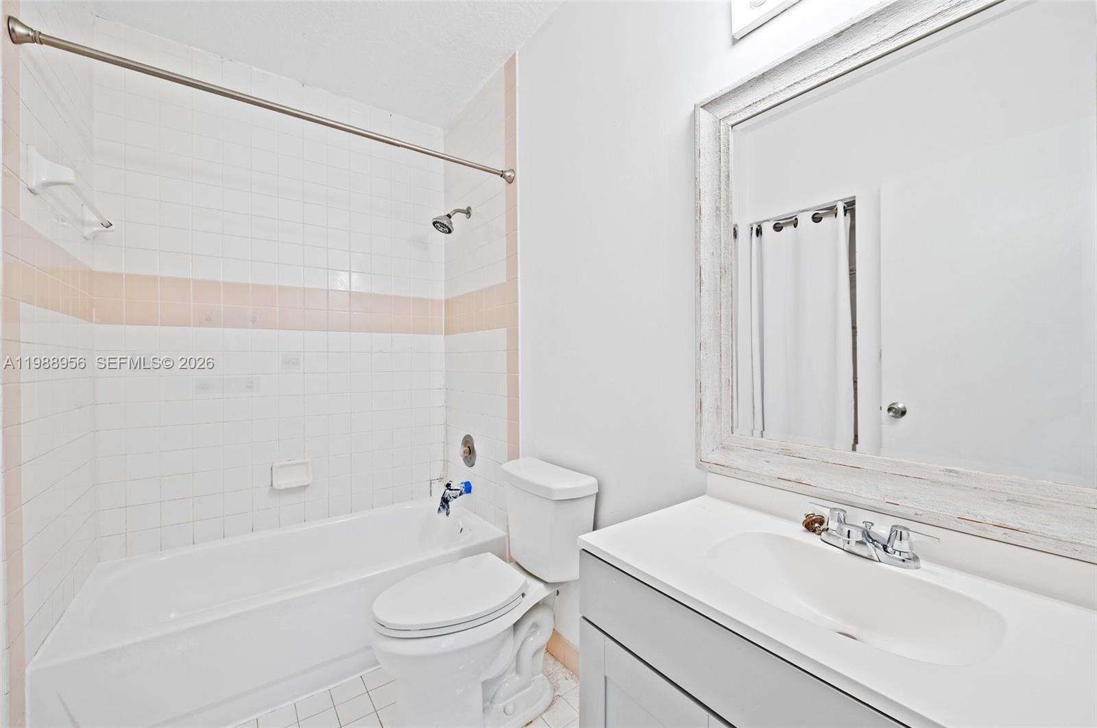 GARDENS OF SUNRISE CONDO - Residential Lease