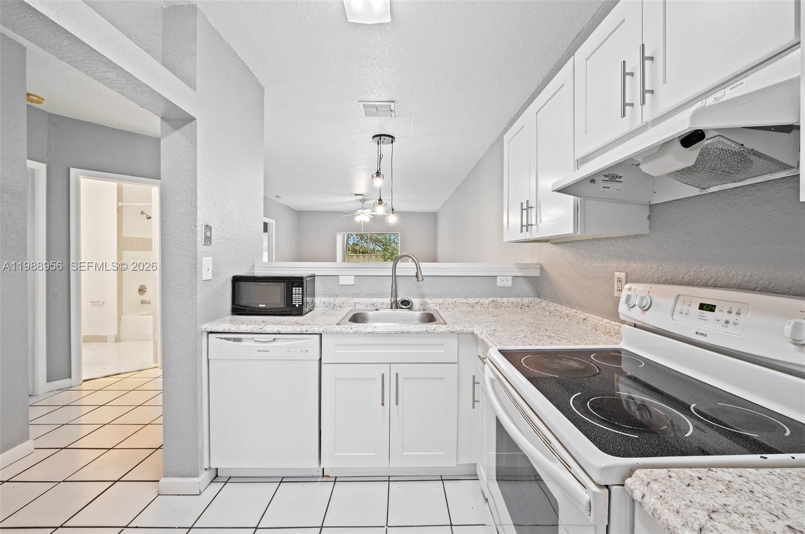 GARDENS OF SUNRISE CONDO - Residential Lease