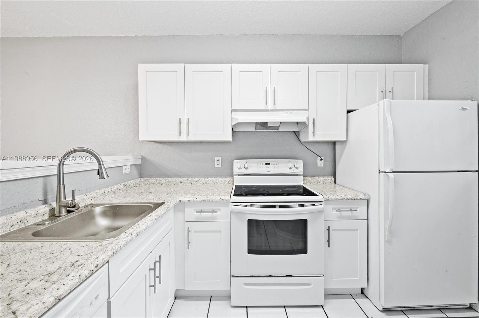 GARDENS OF SUNRISE CONDO - Residential Lease