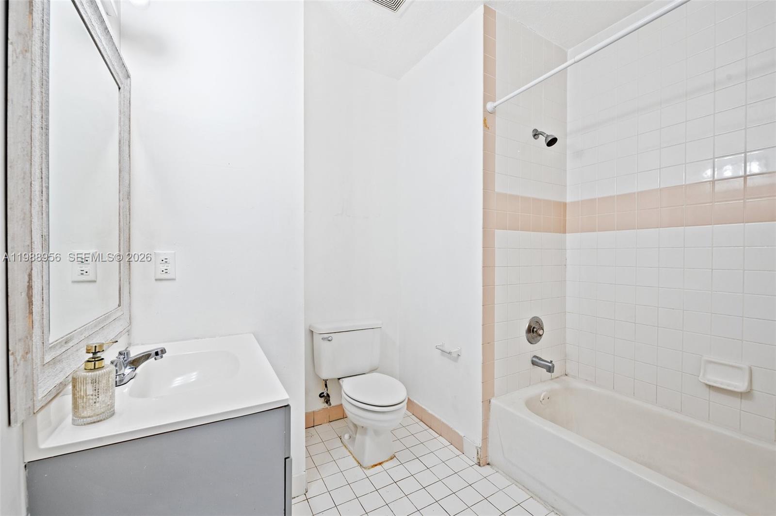 GARDENS OF SUNRISE CONDO - Residential Lease