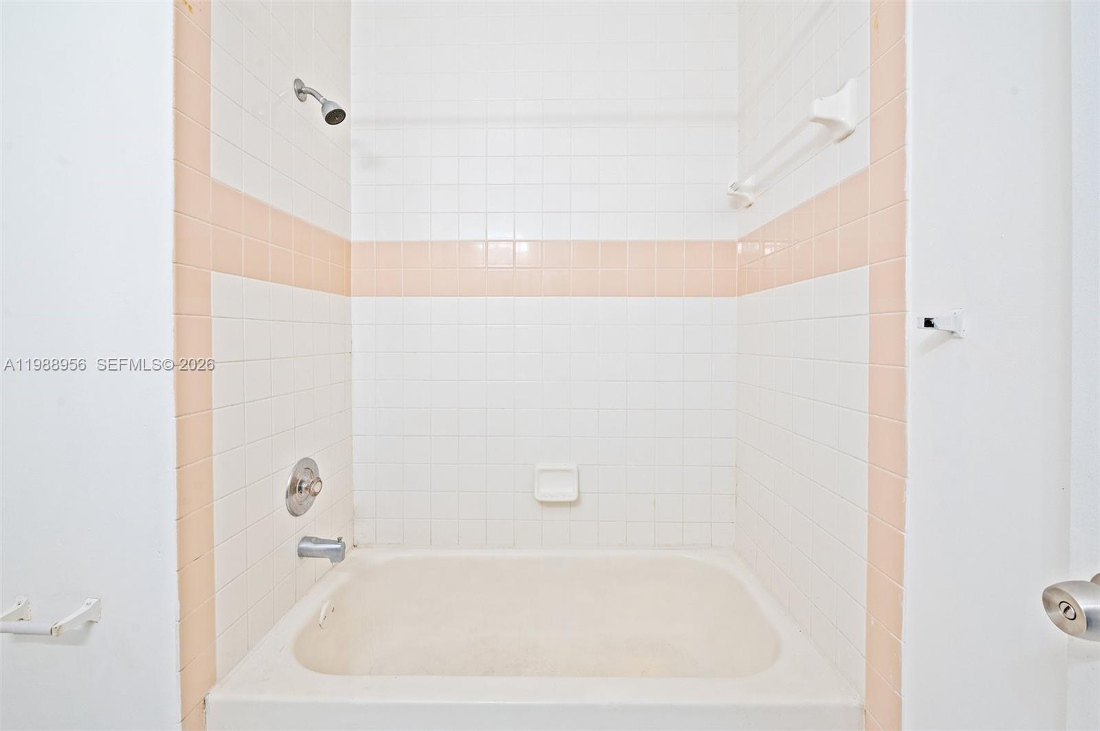 GARDENS OF SUNRISE CONDO - Residential Lease