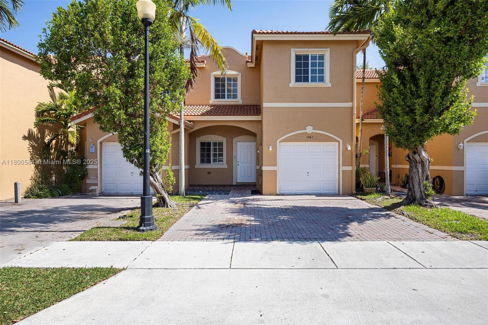 Property for Sale at 1985 Se 3rd St, Homestead, Miami-Dade County, Florida - Bedrooms: 3 
Bathrooms: 3  - $390,000