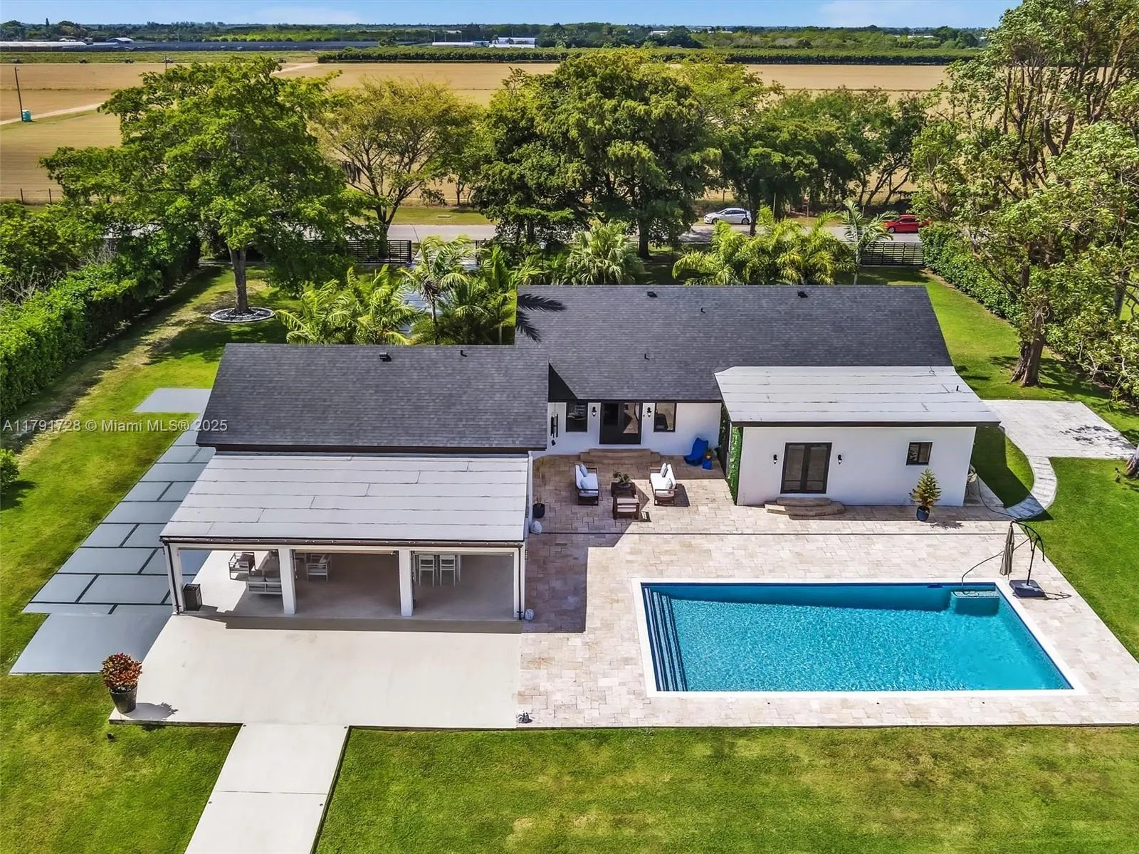 Homestead, Florida 33031, United States, 5 Bedrooms Bedrooms, ,4 BathroomsBathrooms,Residential,Active,119013