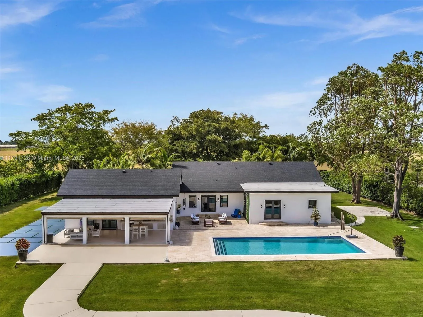 Homestead, Florida 33031, United States, 5 Bedrooms Bedrooms, ,4 BathroomsBathrooms,Residential,Active,119013