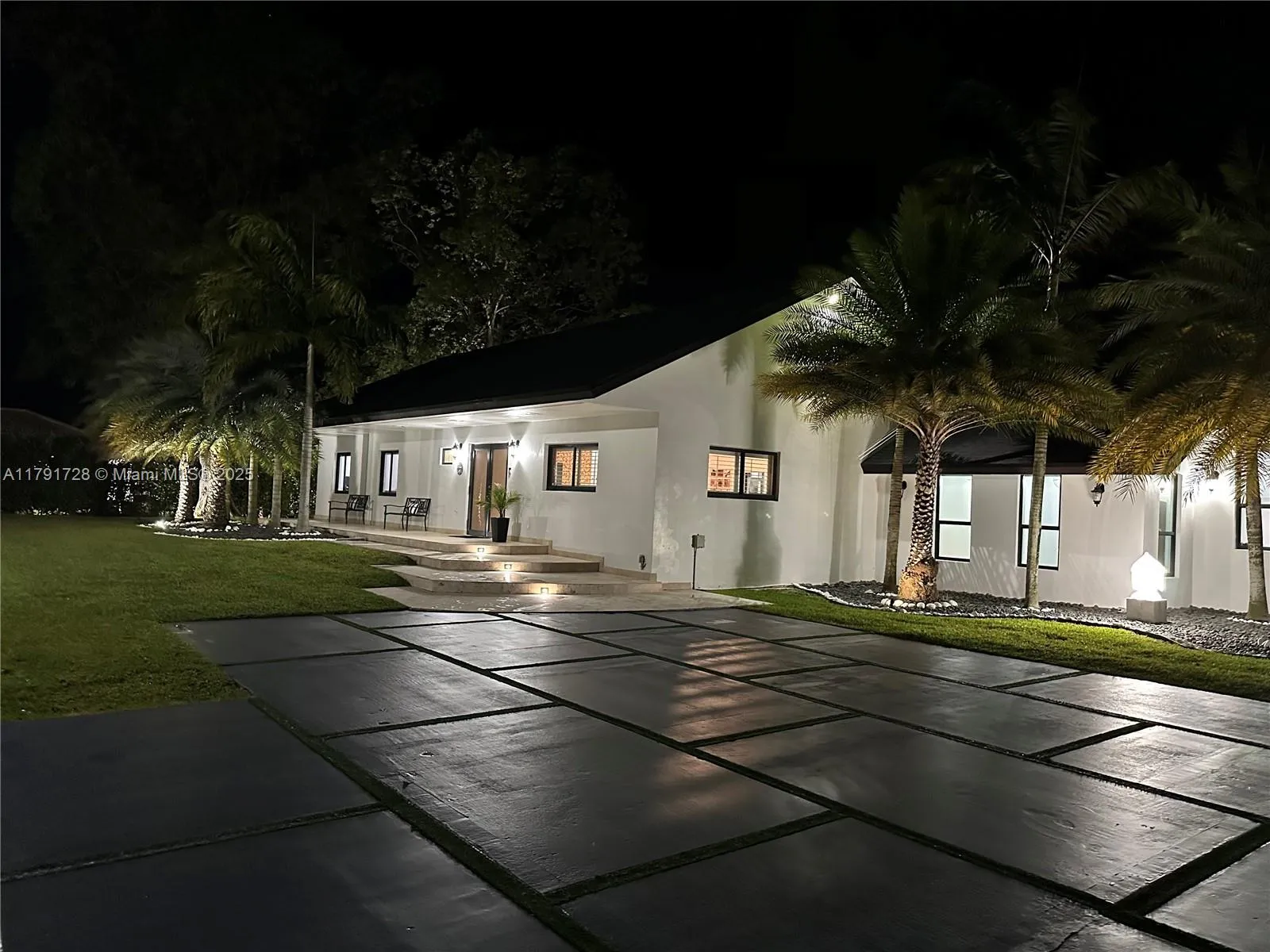 Homestead, Florida 33031, United States, 5 Bedrooms Bedrooms, ,4 BathroomsBathrooms,Residential,Active,119013