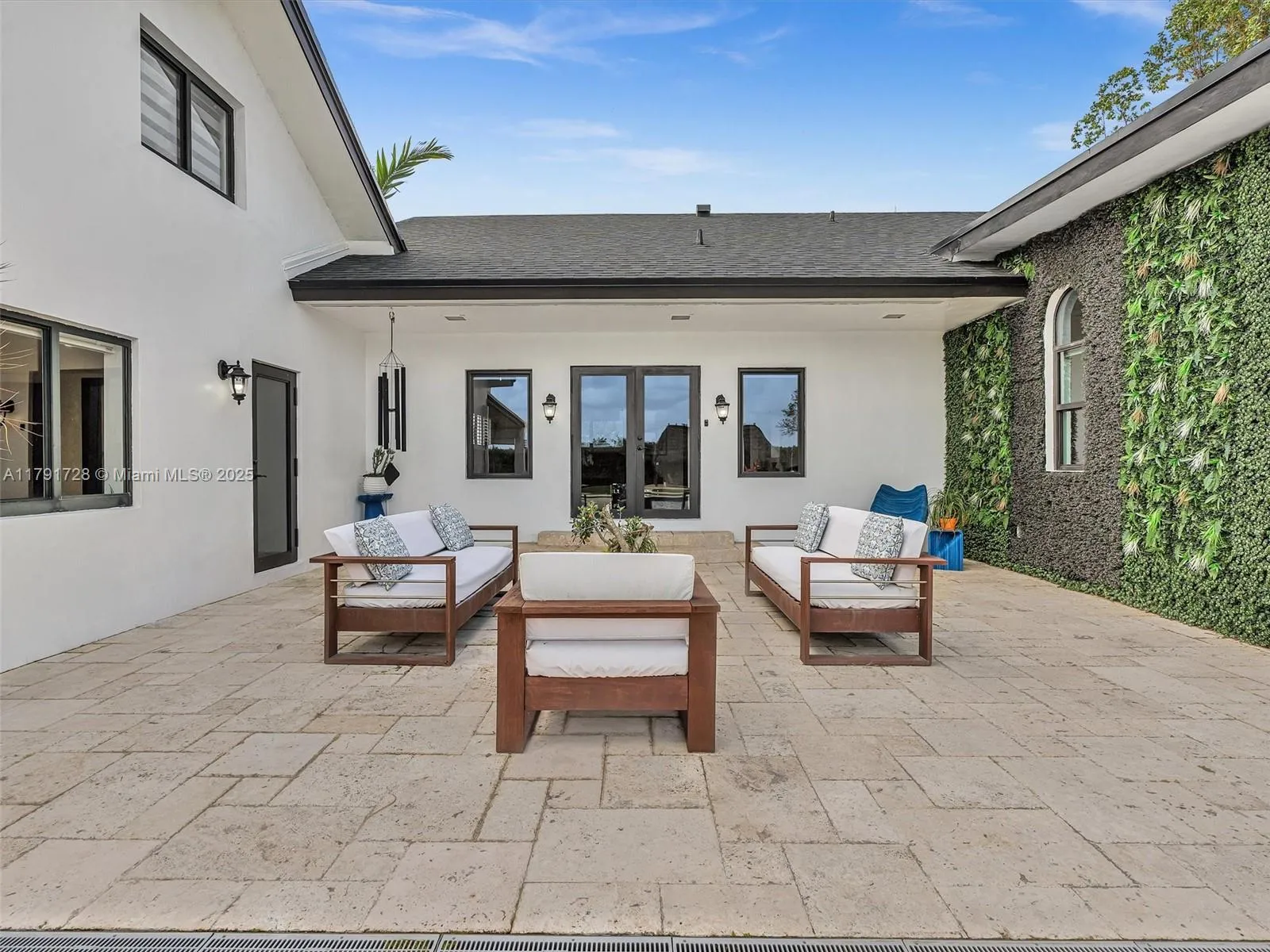 Homestead, Florida 33031, United States, 5 Bedrooms Bedrooms, ,4 BathroomsBathrooms,Residential,Active,119013