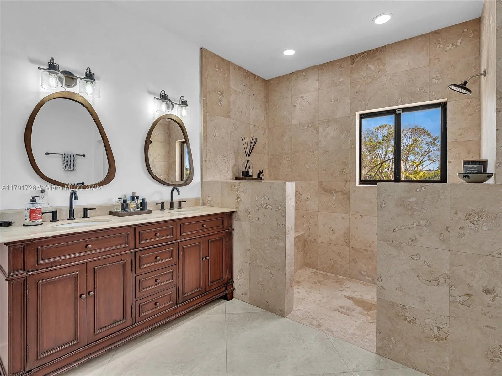 Homestead, Florida 33031, United States, 5 Bedrooms Bedrooms, ,4 BathroomsBathrooms,Residential,Active,119013