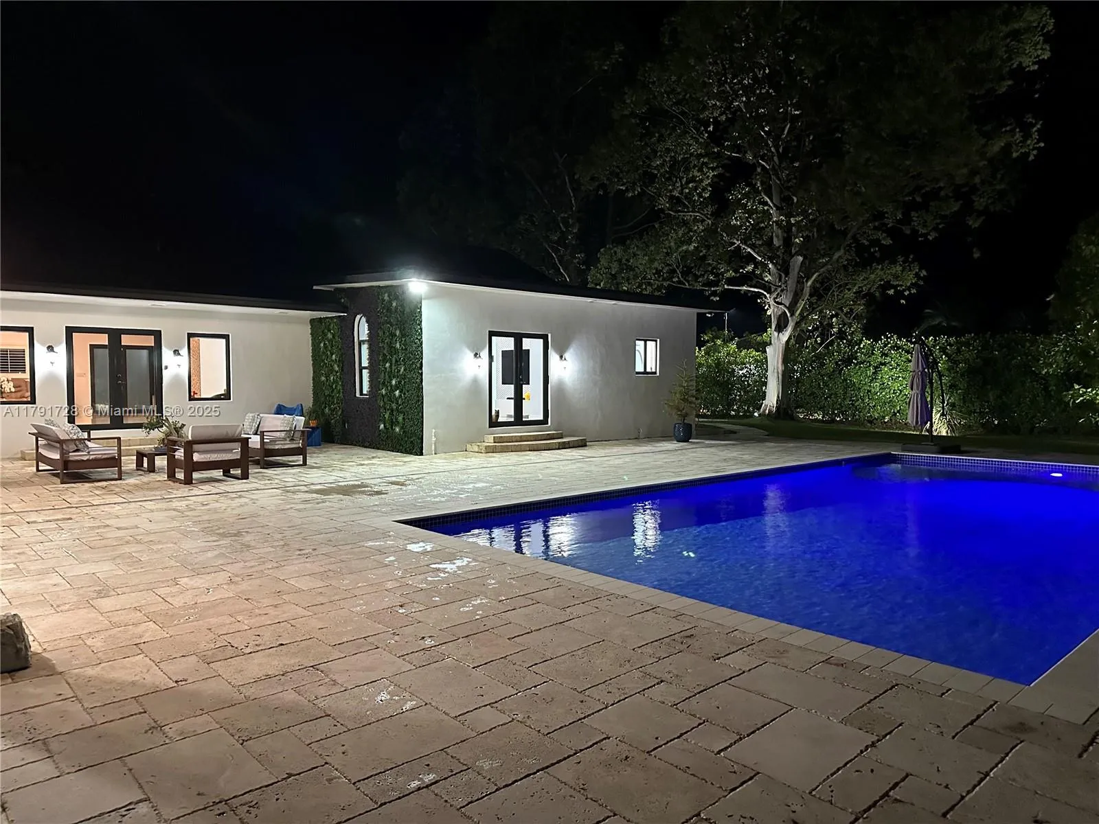 Homestead, Florida 33031, United States, 5 Bedrooms Bedrooms, ,4 BathroomsBathrooms,Residential,Active,119013