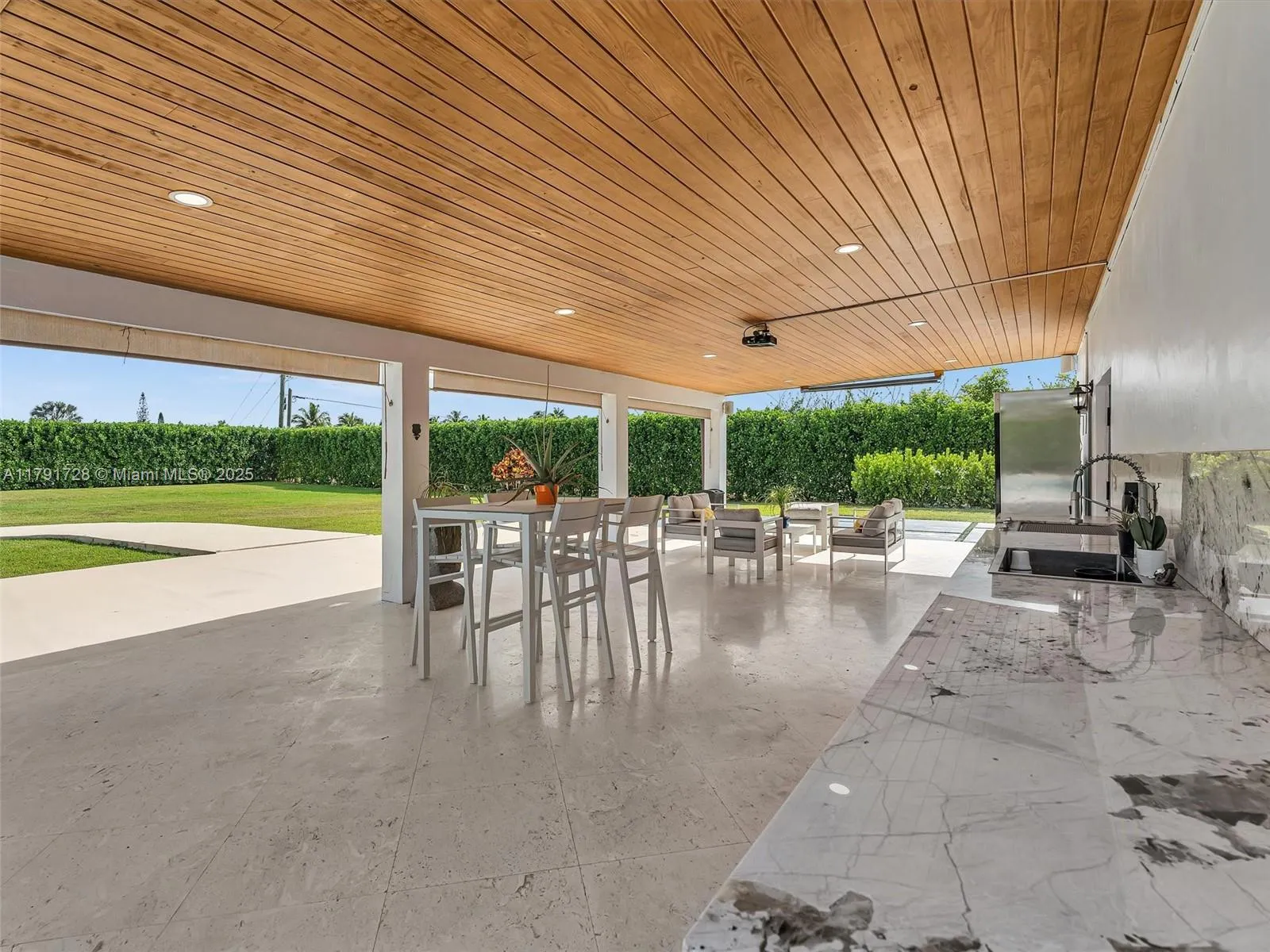 Homestead, Florida 33031, United States, 5 Bedrooms Bedrooms, ,4 BathroomsBathrooms,Residential,Active,119013