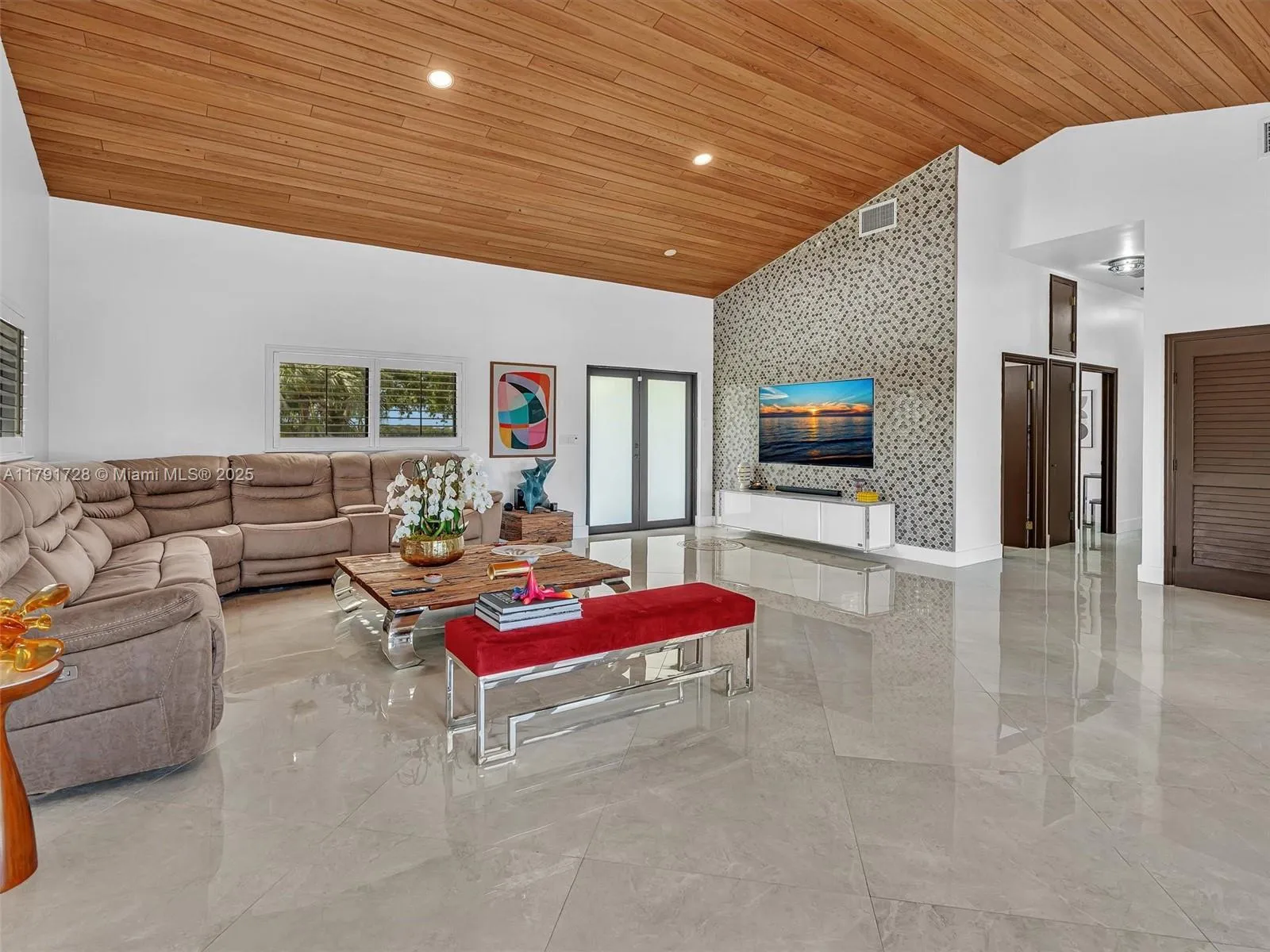 Homestead, Florida 33031, United States, 5 Bedrooms Bedrooms, ,4 BathroomsBathrooms,Residential,Active,119013