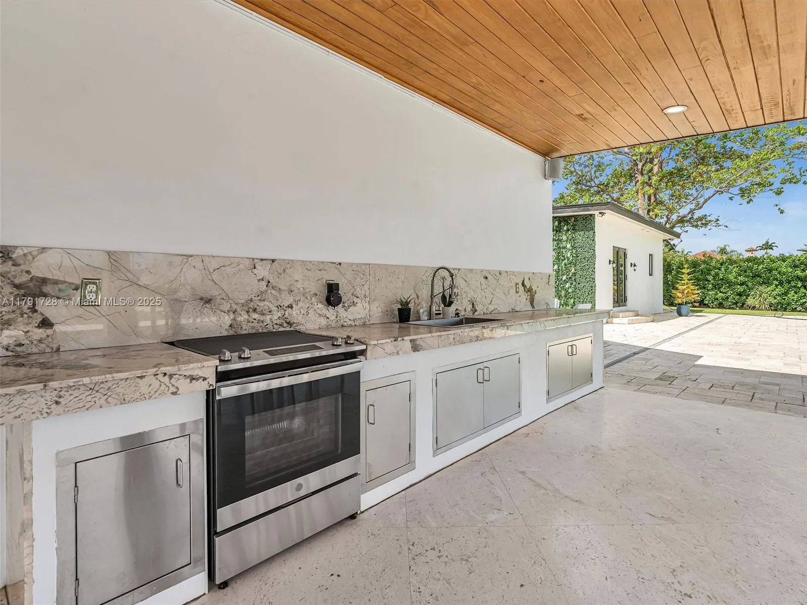 Homestead, Florida 33031, United States, 5 Bedrooms Bedrooms, ,4 BathroomsBathrooms,Residential,Active,119013