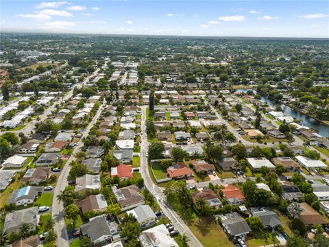 Single Family Residence in Tamarac FL 7609 72nd Ave Ave 33.jpg