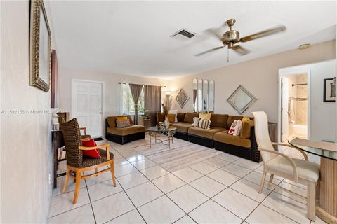 Single Family Residence in Tamarac FL 7609 72nd Ave Ave 6.jpg