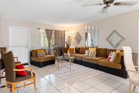 Single Family Residence in Tamarac FL 7609 72nd Ave Ave 5.jpg