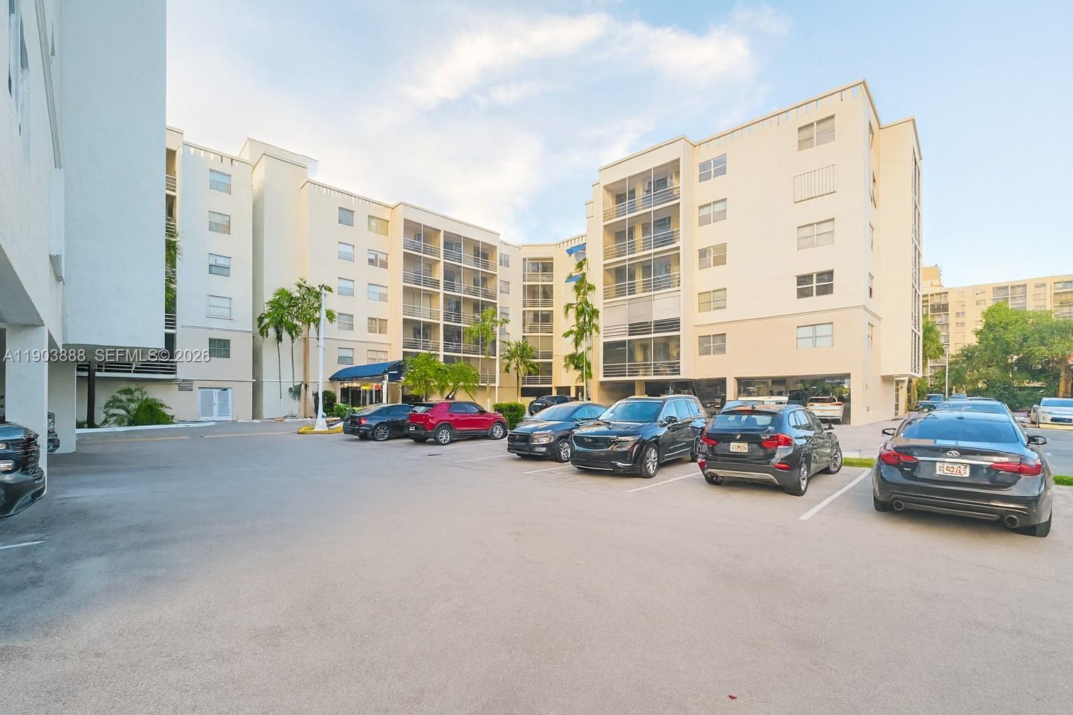 CARLTON BAY CONDO - Residential