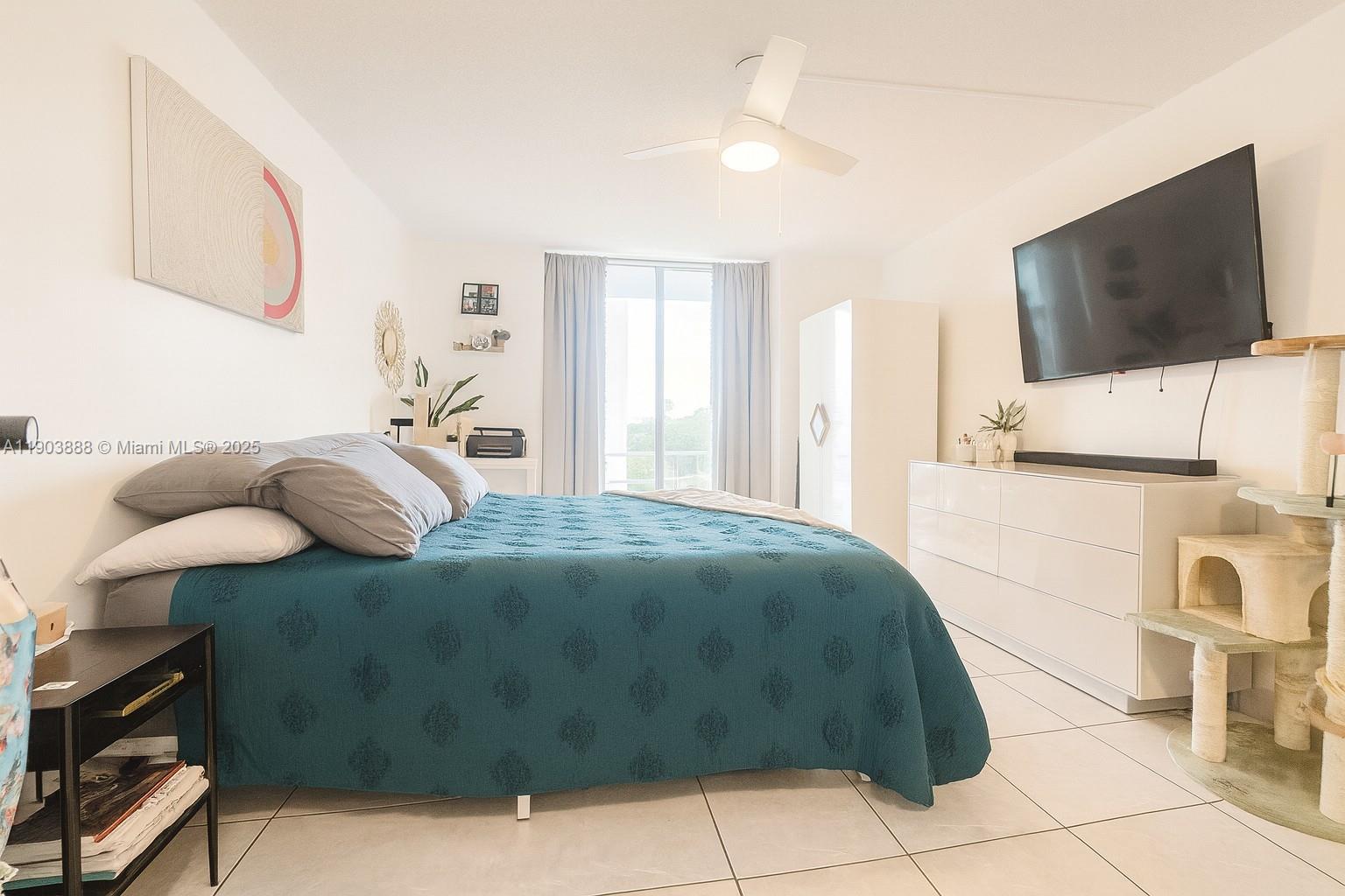 CARLTON BAY CONDO - Residential