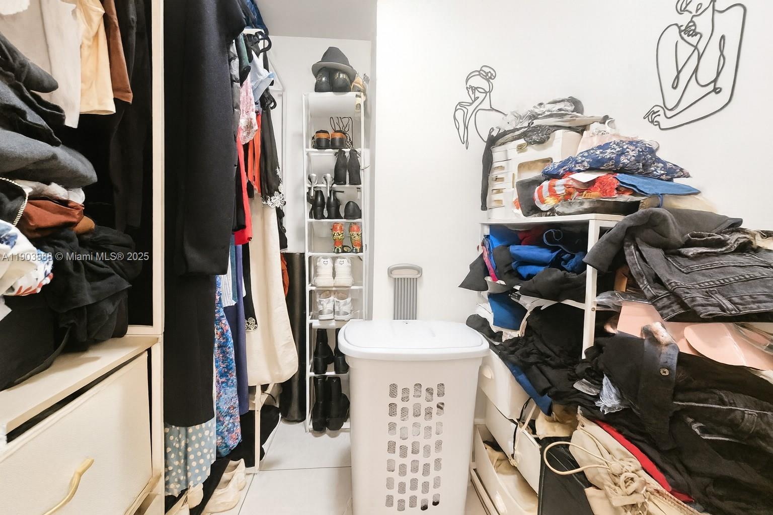 CARLTON BAY CONDO - Residential