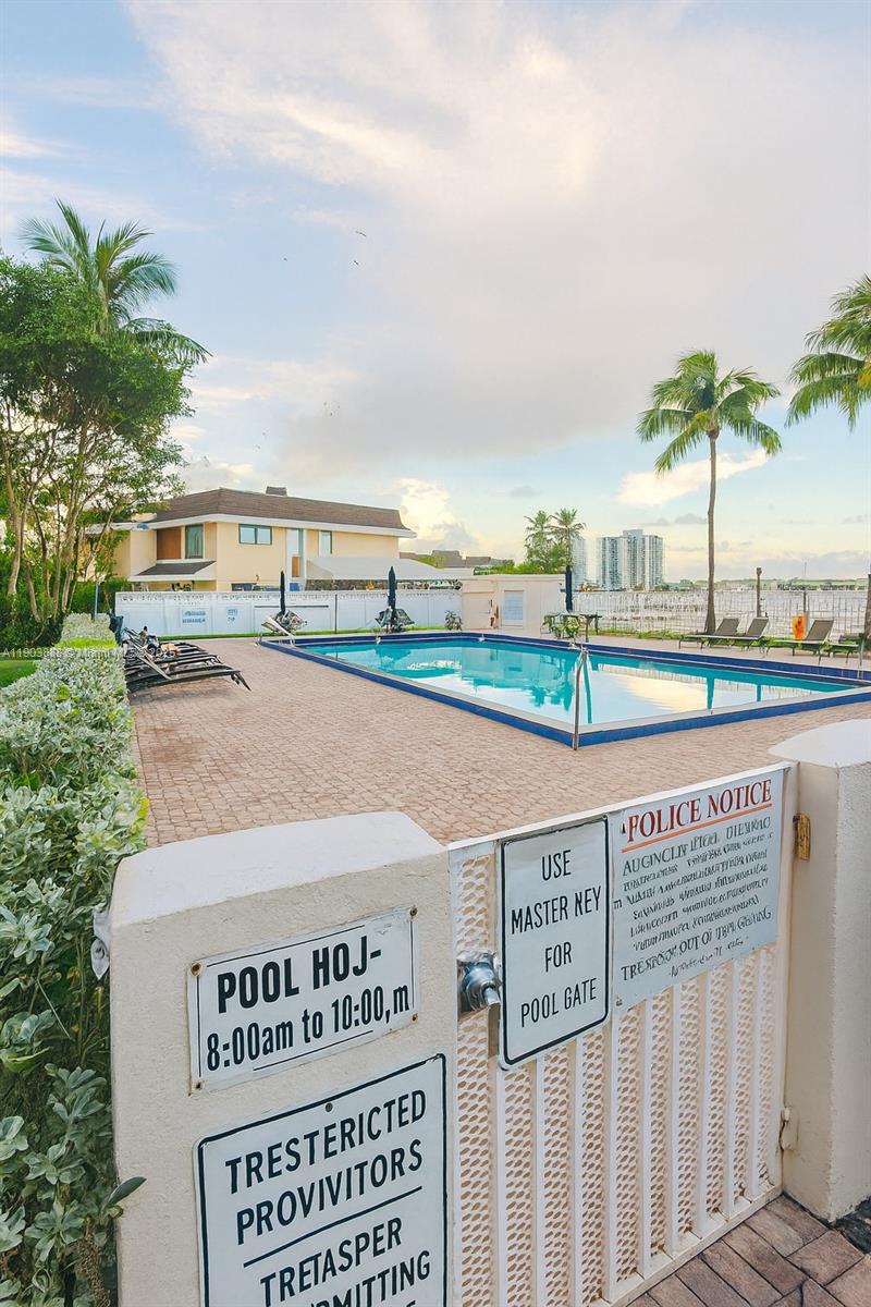 CARLTON BAY CONDO - Residential