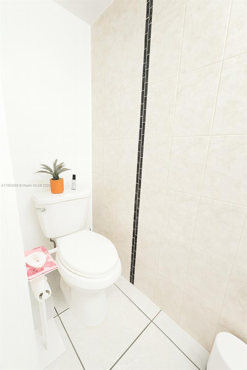 CARLTON BAY CONDO - Residential