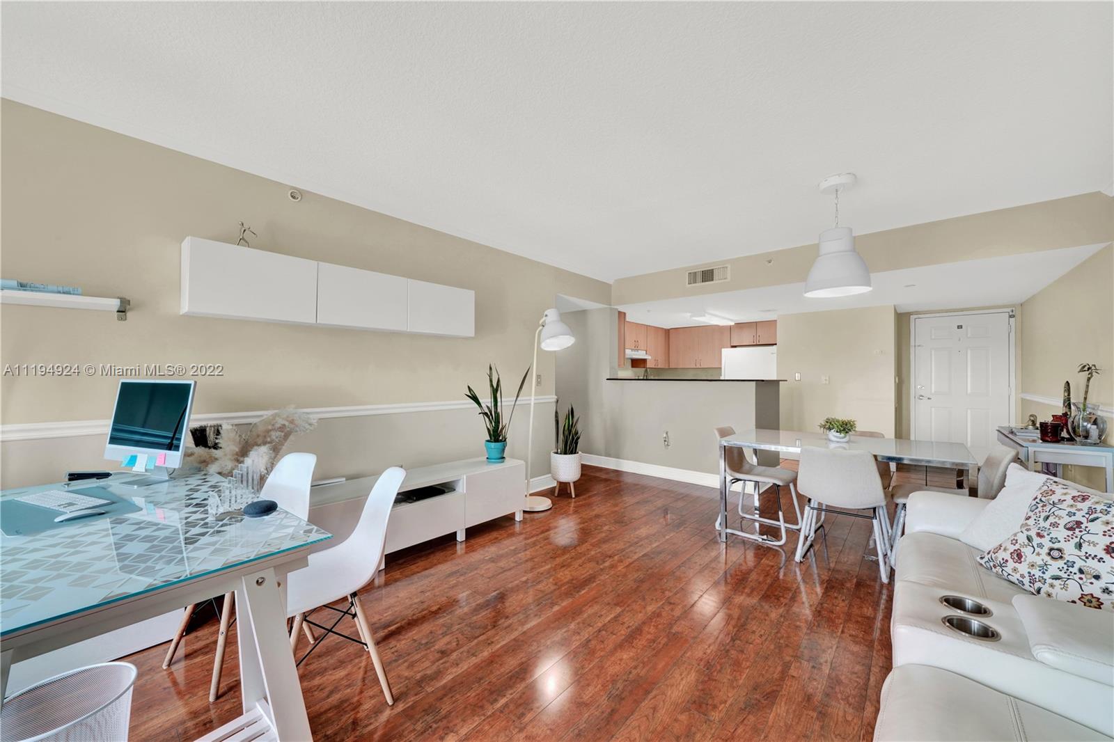 THE ASTON CONDO - Residential