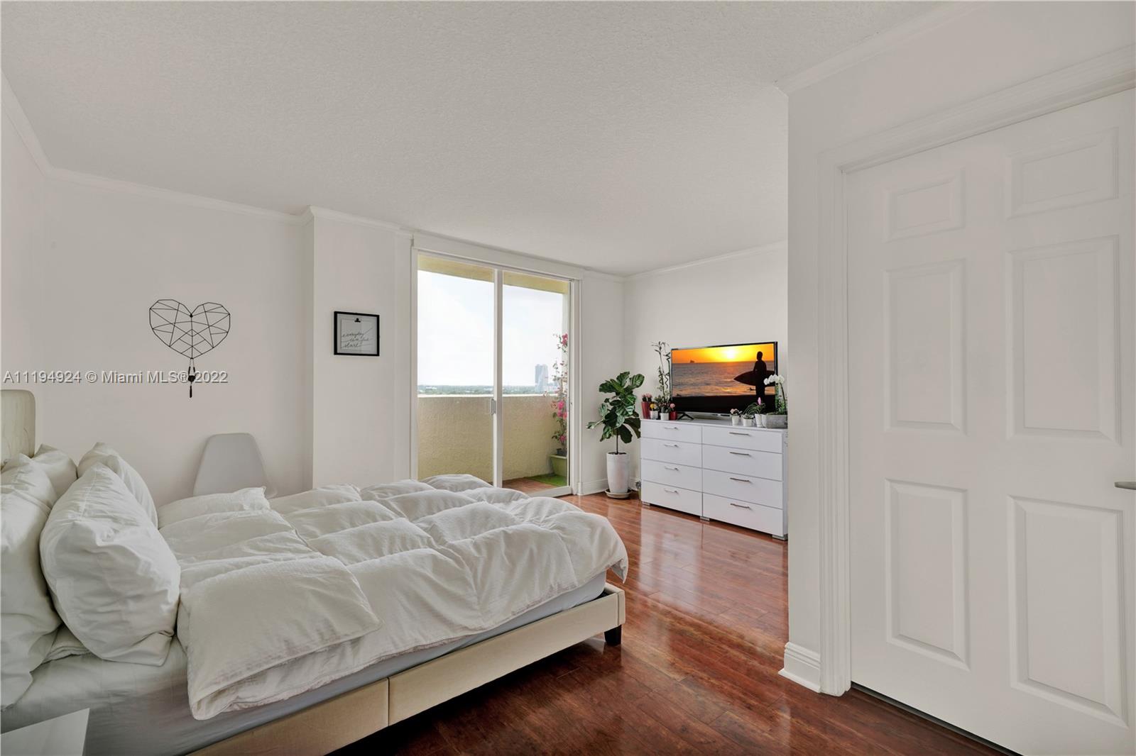 THE ASTON CONDO - Residential