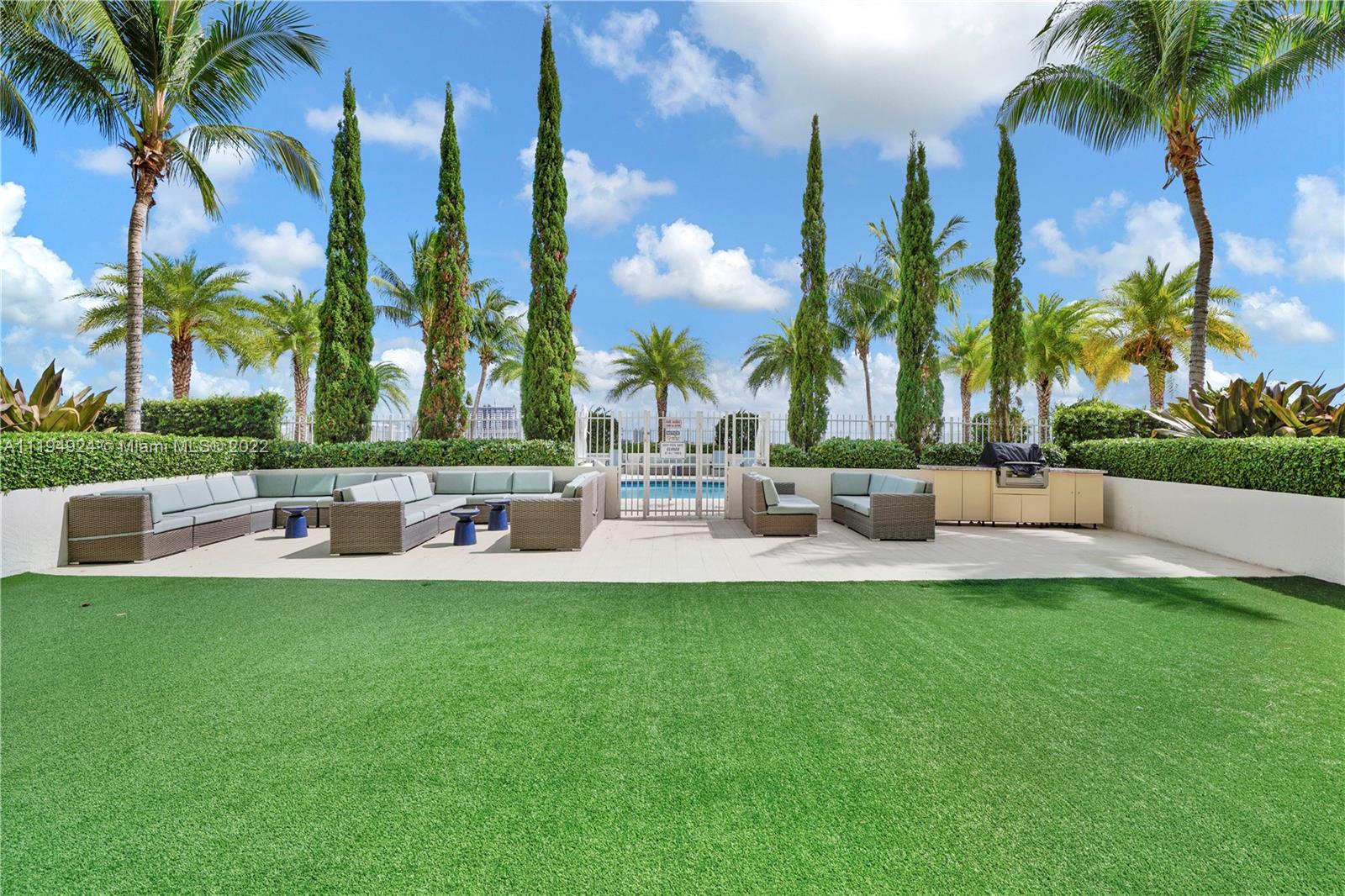 THE ASTON CONDO - Residential