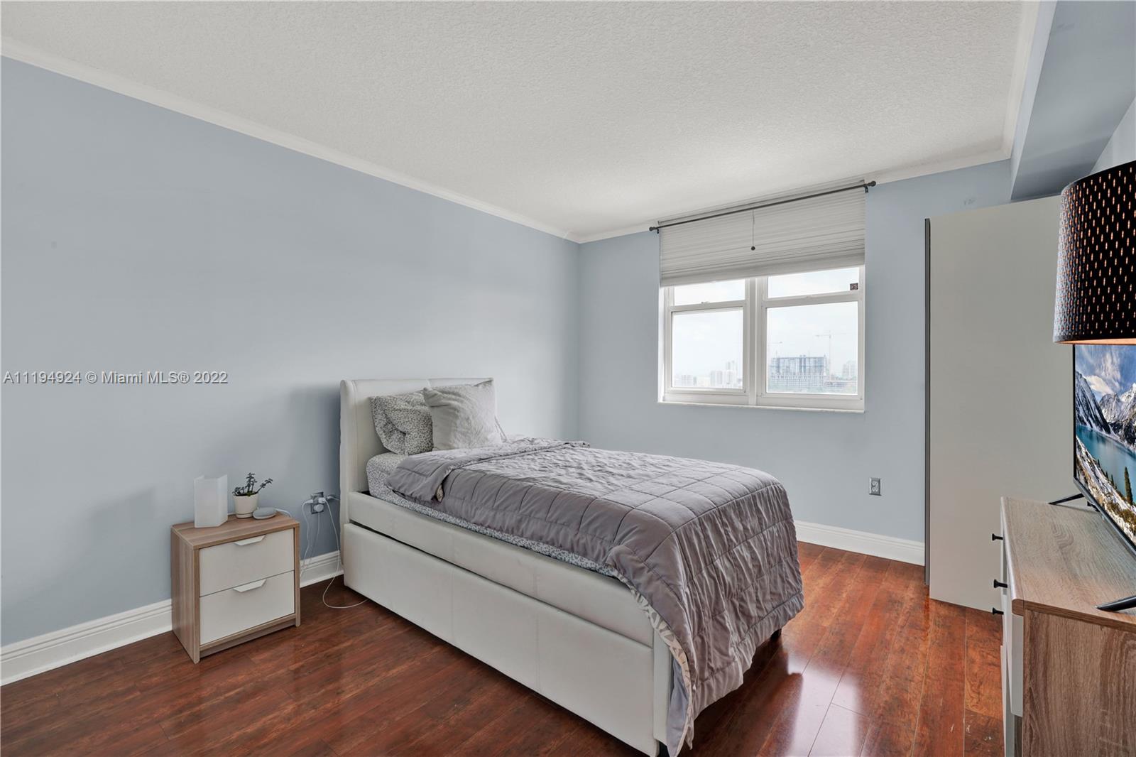 THE ASTON CONDO - Residential