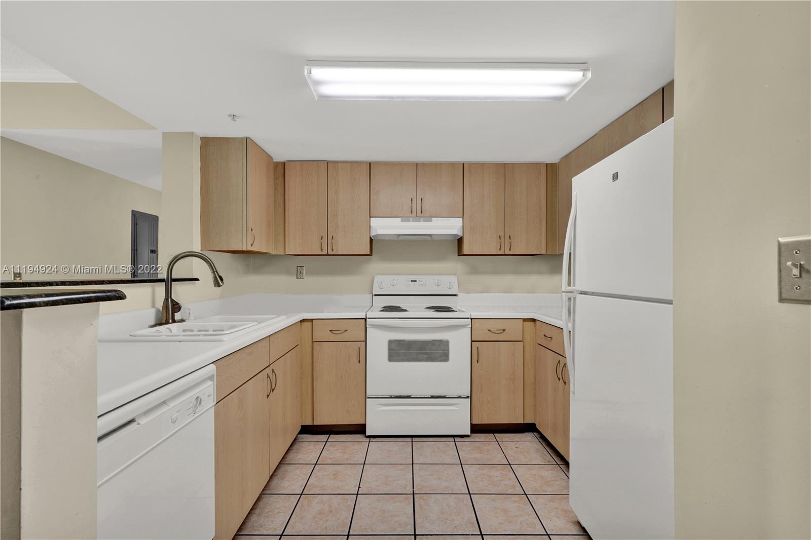 THE ASTON CONDO - Residential