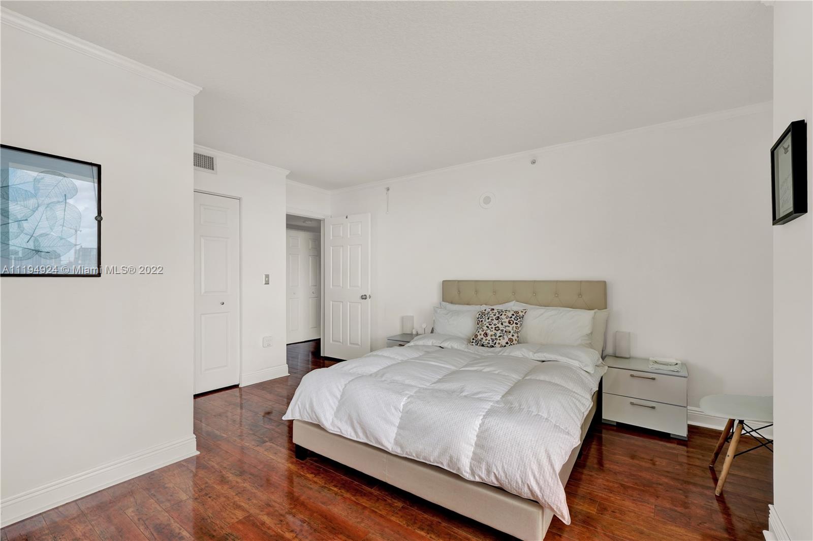 THE ASTON CONDO - Residential
