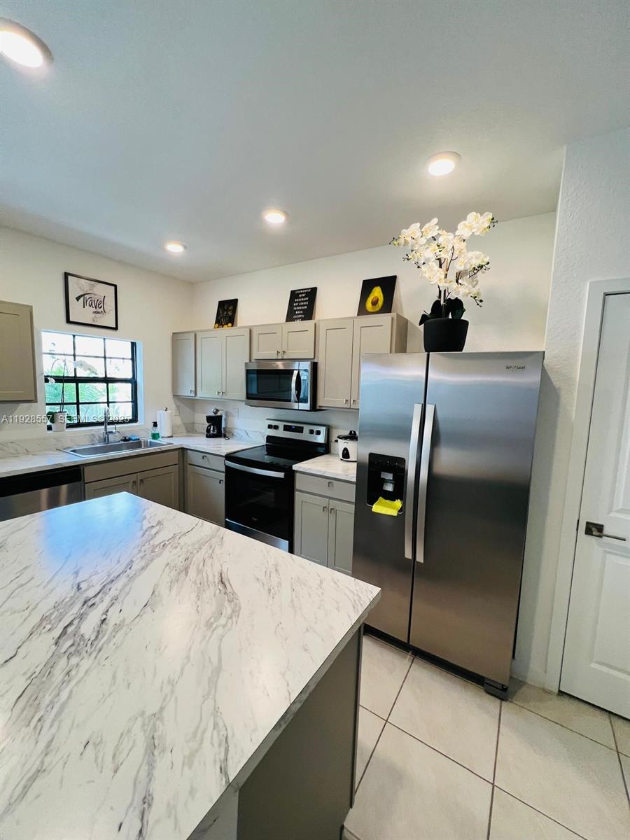 REGAL PALM SUBDIVISION - Residential Lease