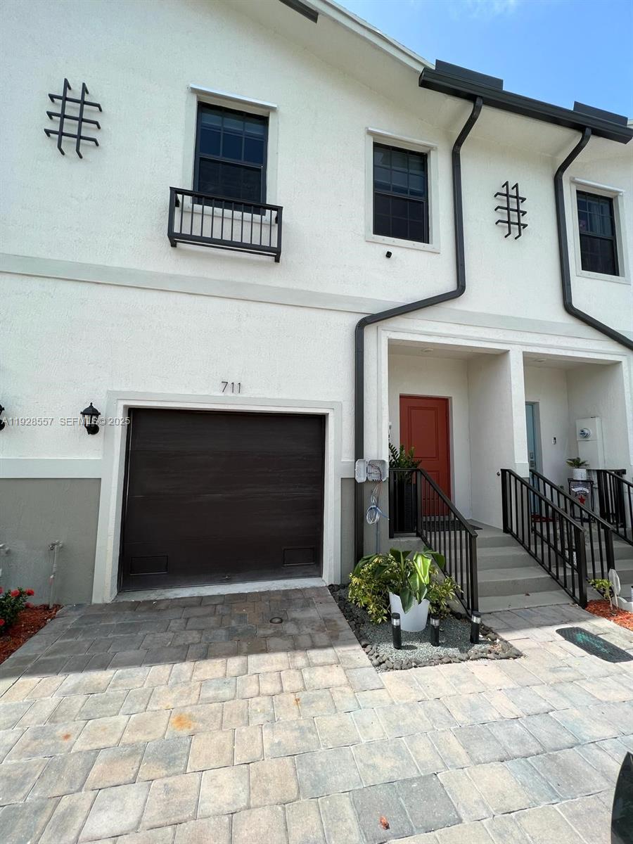 REGAL PALM SUBDIVISION - Residential Lease