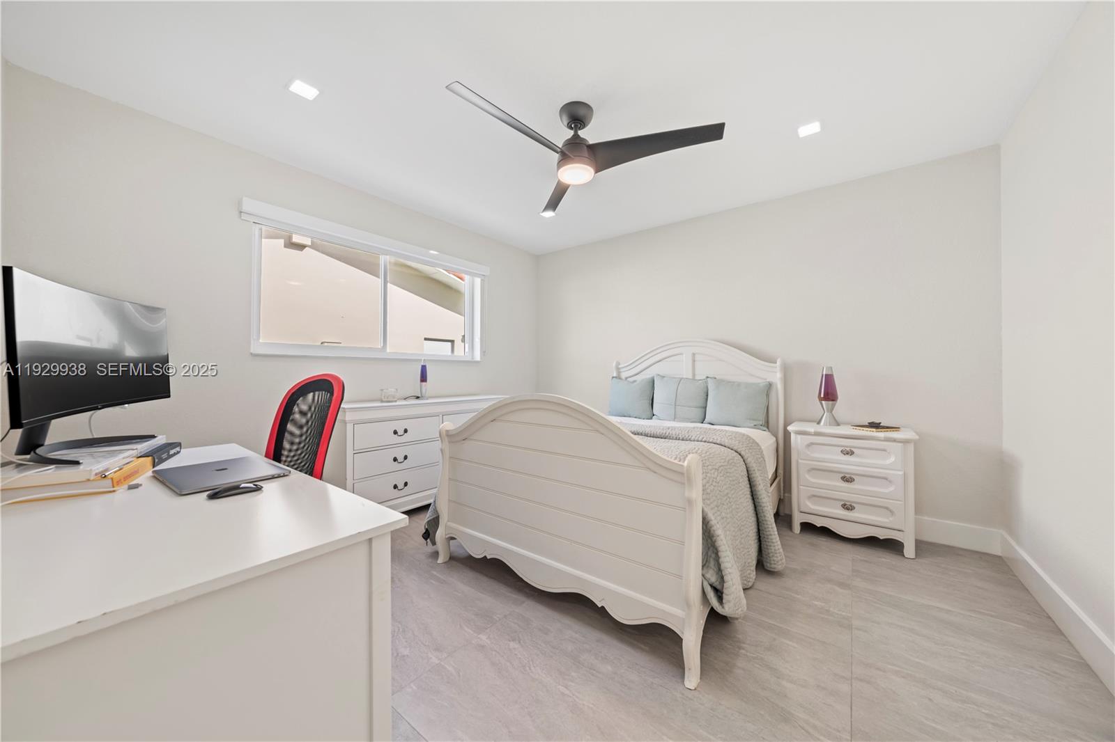 MIAMI LAKES-LAKE GLENN EL - Residential