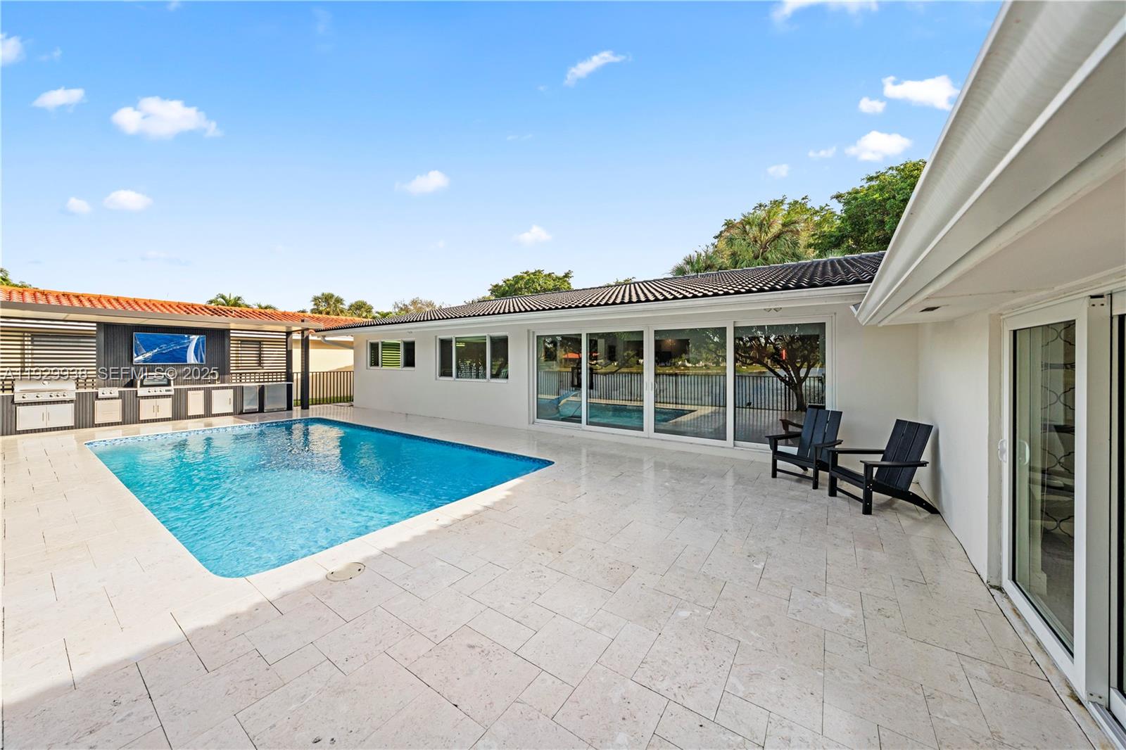 MIAMI LAKES-LAKE GLENN EL - Residential