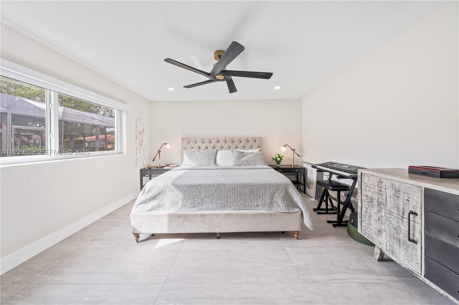 MIAMI LAKES-LAKE GLENN EL - Residential