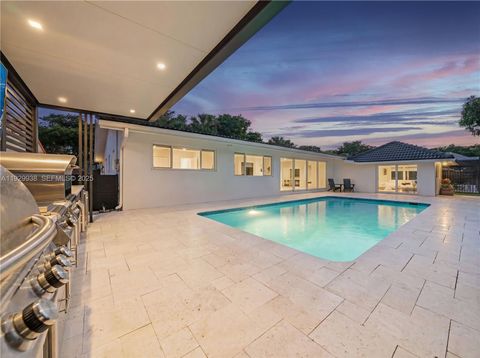 8451 Dundee Ter Miami Lakes FL 33016