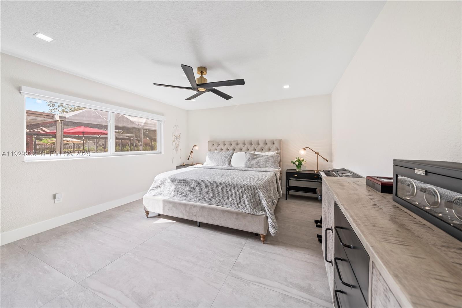 MIAMI LAKES-LAKE GLENN EL - Residential