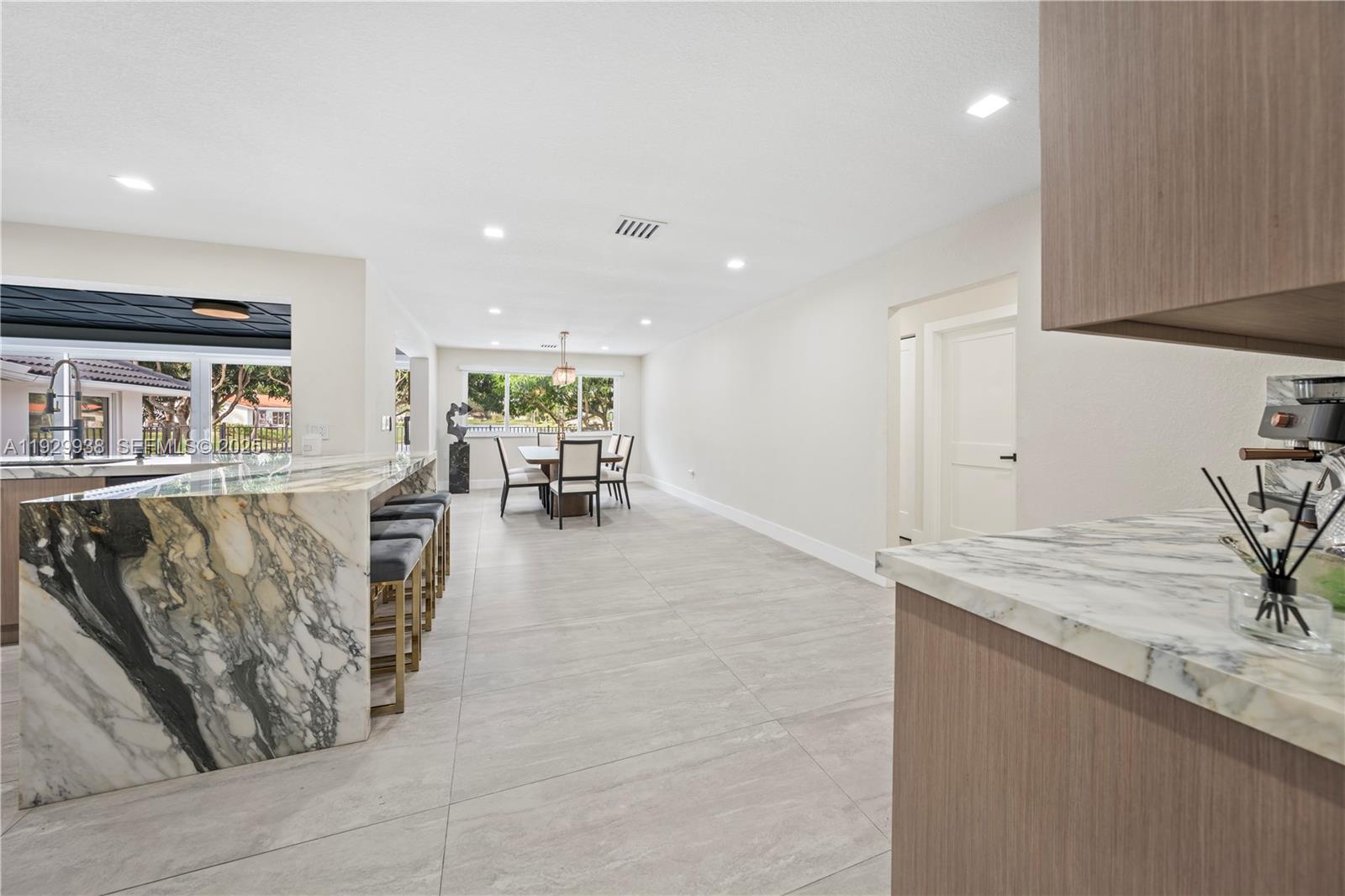 MIAMI LAKES-LAKE GLENN EL - Residential