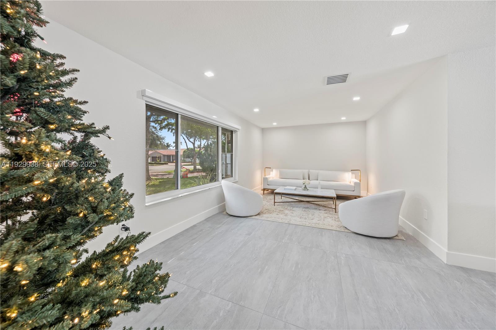 MIAMI LAKES-LAKE GLENN EL - Residential