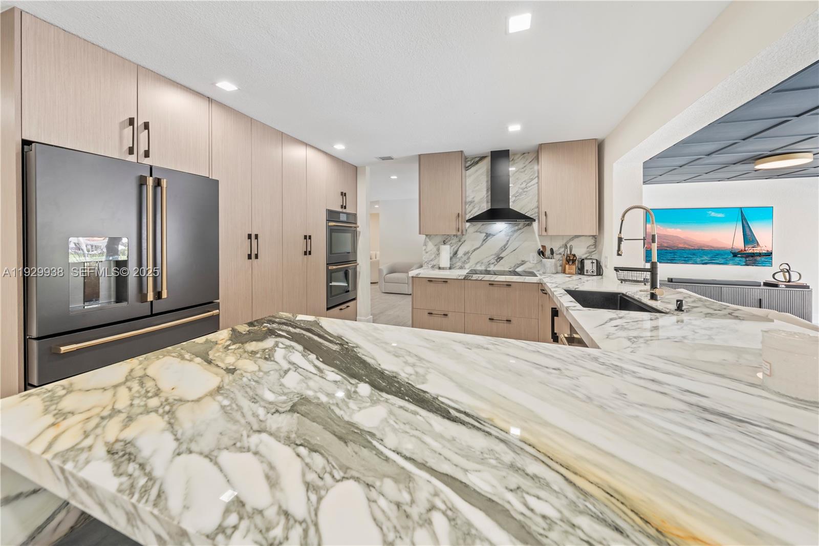 MIAMI LAKES-LAKE GLENN EL - Residential