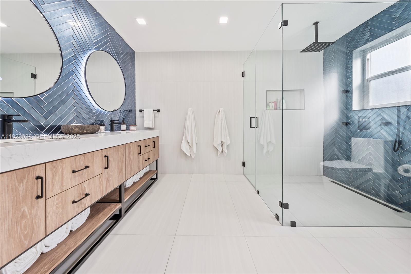 MIAMI LAKES-LAKE GLENN EL - Residential