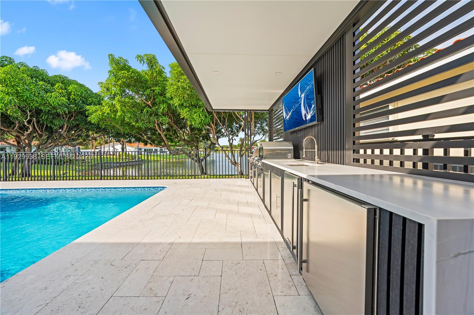 MIAMI LAKES-LAKE GLENN EL - Residential