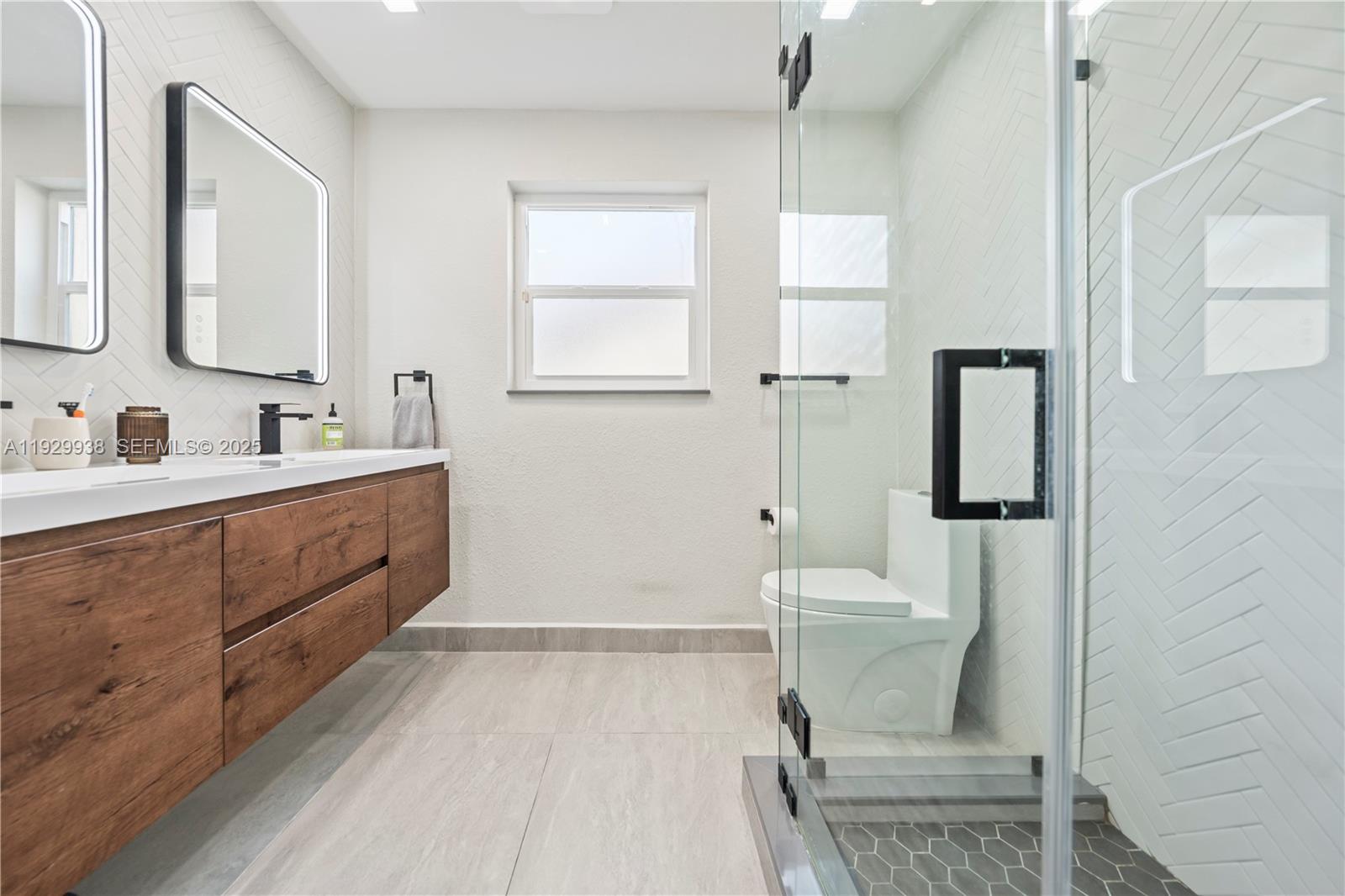 MIAMI LAKES-LAKE GLENN EL - Residential