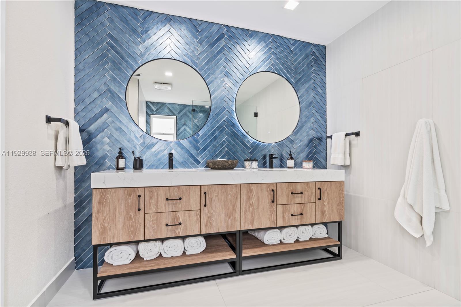 MIAMI LAKES-LAKE GLENN EL - Residential