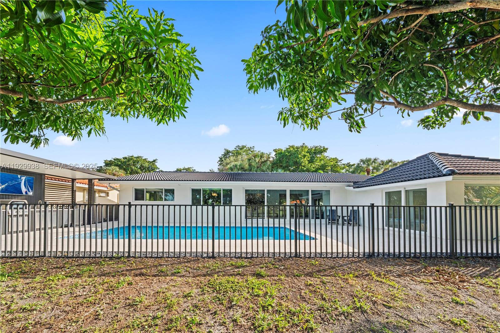 MIAMI LAKES-LAKE GLENN EL - Residential