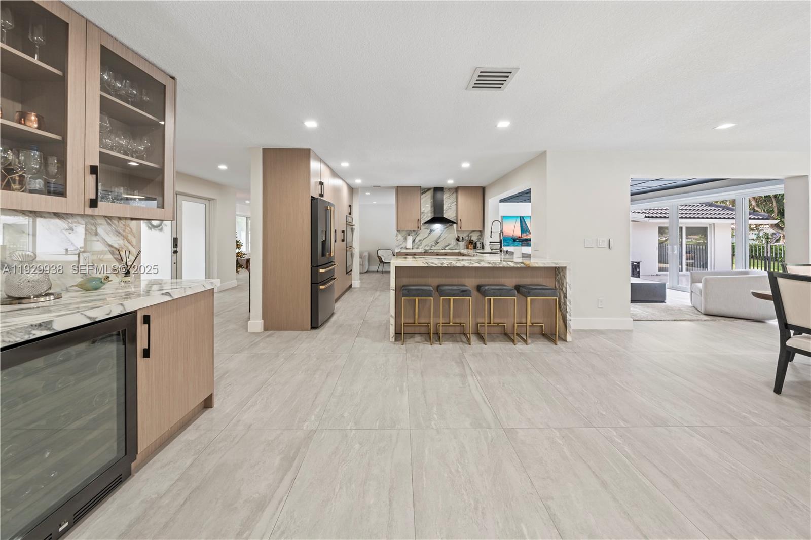 MIAMI LAKES-LAKE GLENN EL - Residential