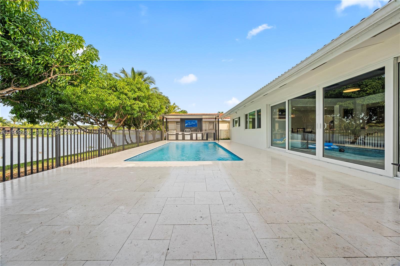 MIAMI LAKES-LAKE GLENN EL - Residential