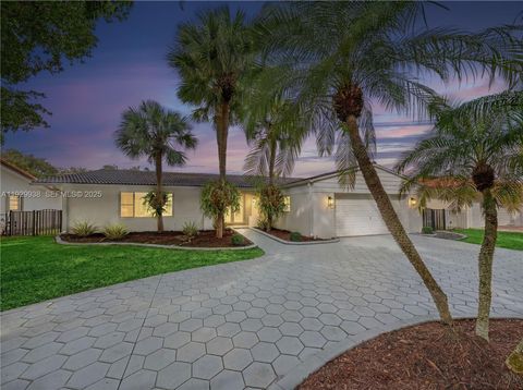 8451 Dundee Ter Miami Lakes FL 33016